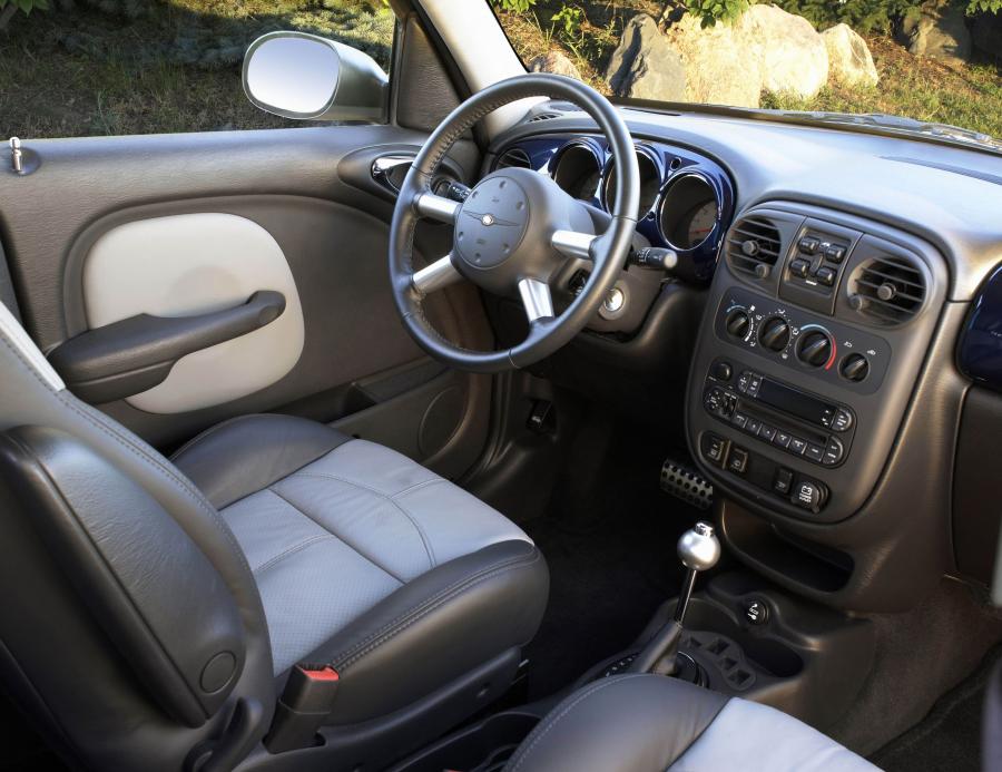 Интерьер Chrysler PT Cruiser Convertible (PT) 2005 года  (WW) (фото 87 из 129)